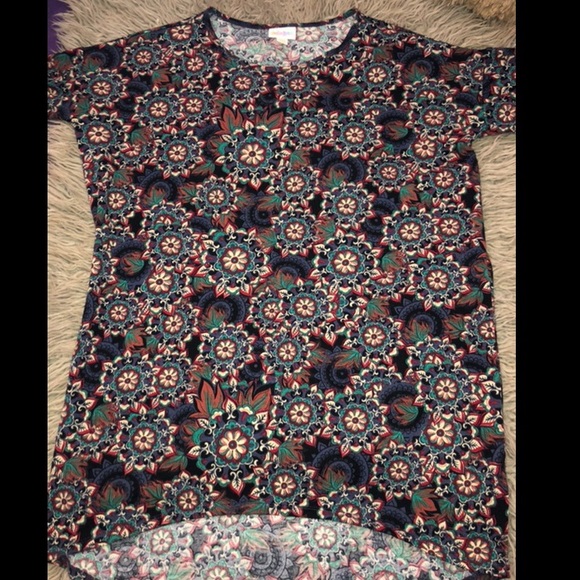 Lularoe over sized shirt - Picture 1 of 4
